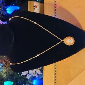 Vintage, Avon, Faux Pearl Cameo Necklace